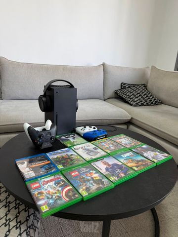 למכירה Xbox Series X