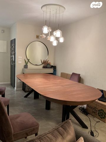 שולחן פינת אוכל עגול יפהפה