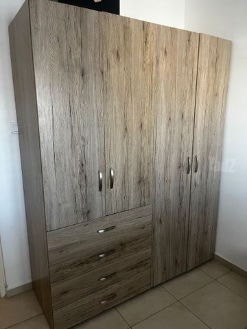 ארון עץ יפייפה