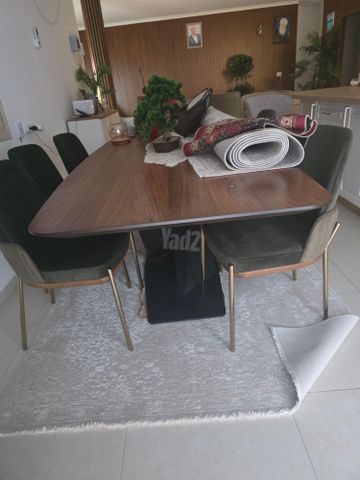 שולחן אוכל