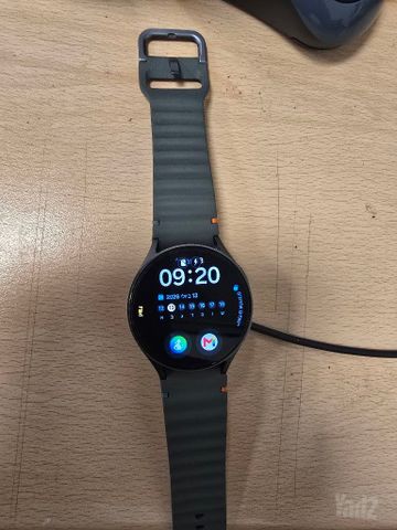 Galaxy watch 7 44mm.  Esim