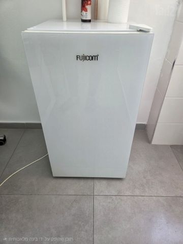 מקרר קטן