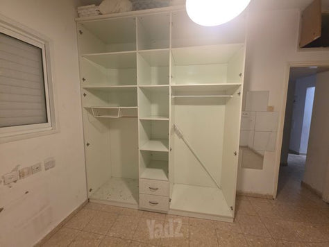 ארון בגדים