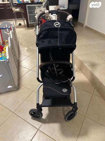 עגלת תינוק