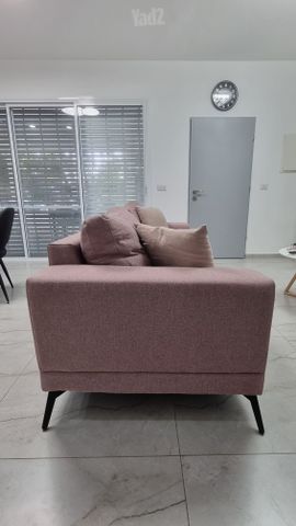 ספה תלת מושבית
