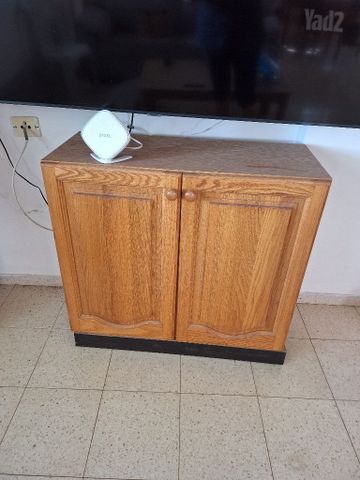 ארונית מדפים