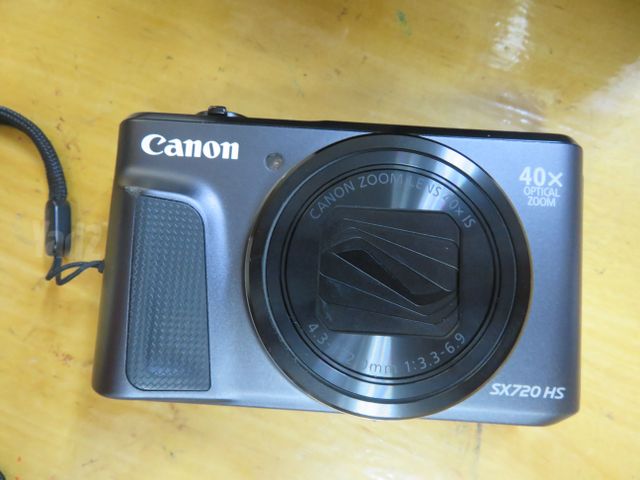 מצלמת קנון SX720