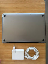 MacBook Pro 13" i7 16GB 512GB