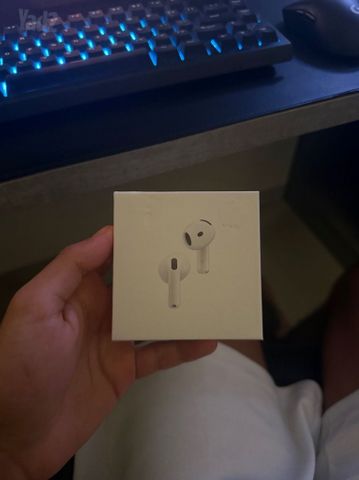 Airpods 4 - עם מסנן רעשים