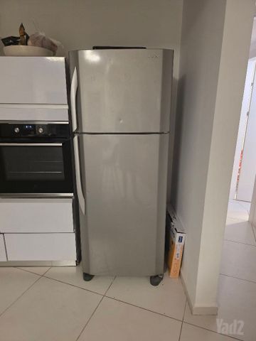 מקרר שארפ