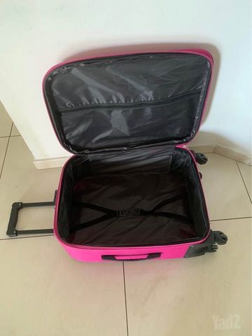 מזוודה ורודה easy trip
