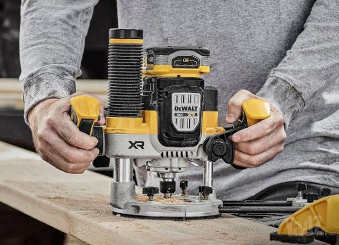 ראוטר דיוולט DCW620B