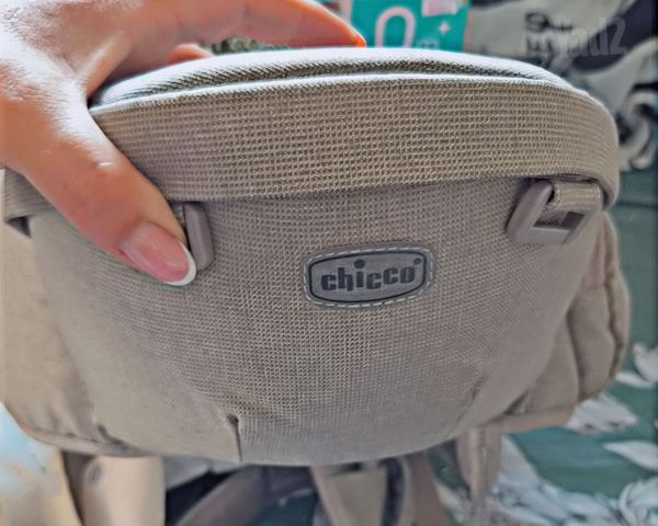 מנשא chicco