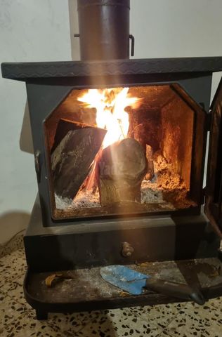קמין אח עצים