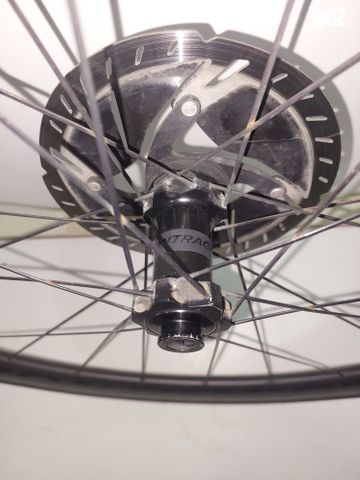 bontreger ealous pro 37