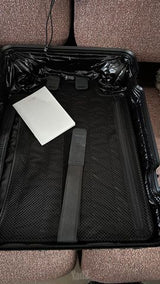 מזוודת RIMOWA x Moncler