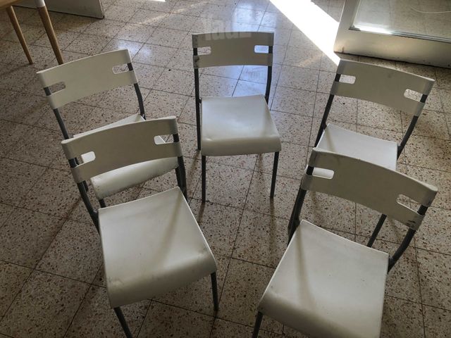 5 כיסאות