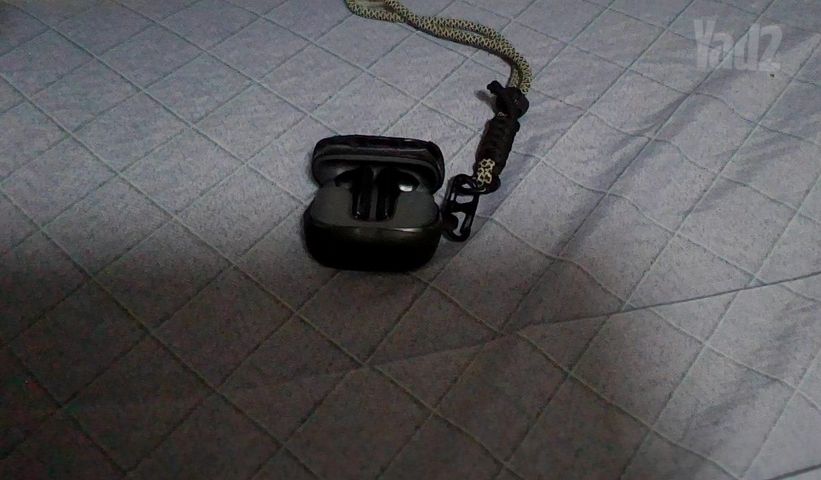 אוזניות באסוס