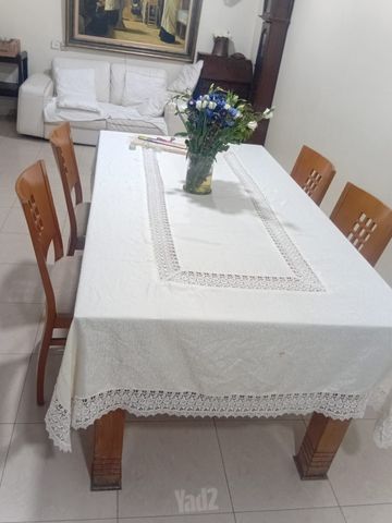 כיסאות