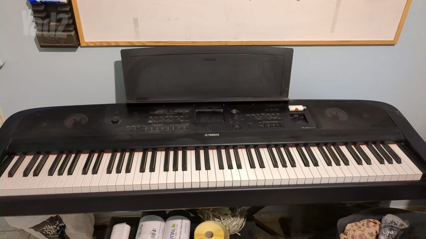 YAMAHA 670