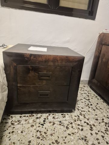 מיטה שידה ומראה