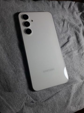 Samsung galaxy m54