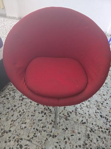 כסא אדום