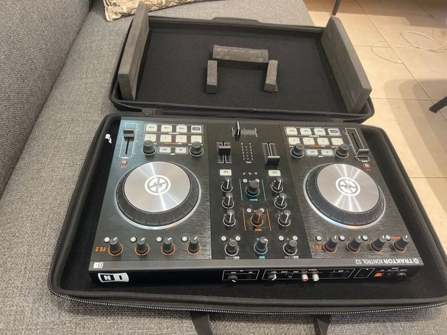 Traktor Kontrol S2