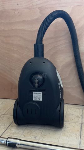 שואב אבק Russell Hobbs 2200W
