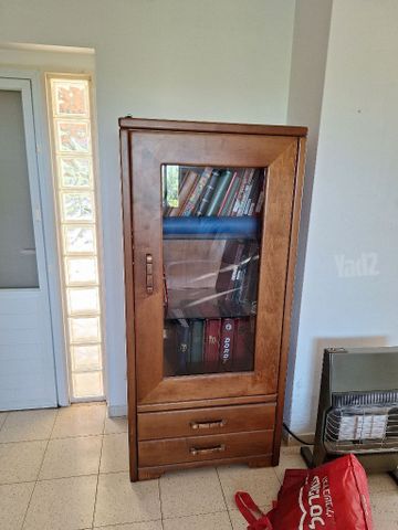 ארון ויטרינה