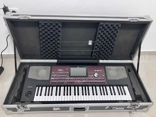 Korg PA 700 Keyboard