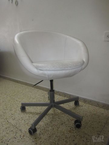כסא מסתובב