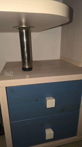 שולחן עבודה עם ארוניות