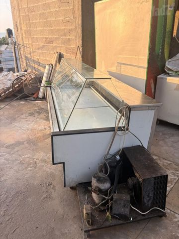 מקרר ווטרינה