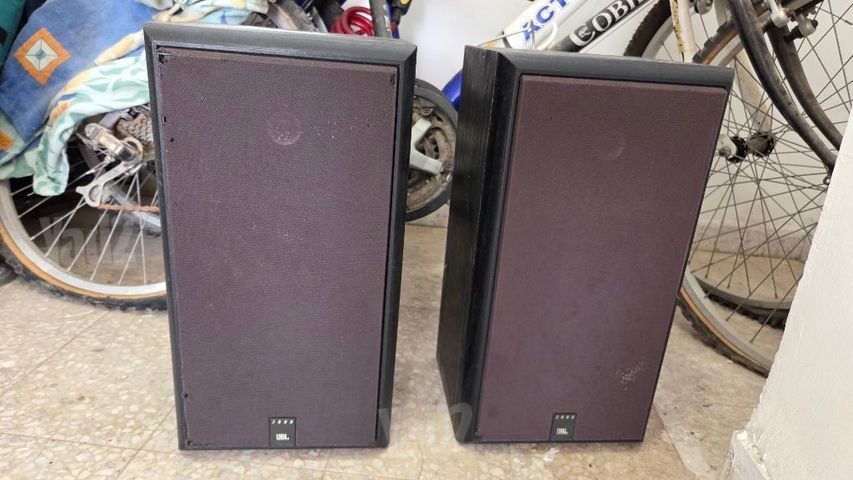 רמקולים מעץ JBL