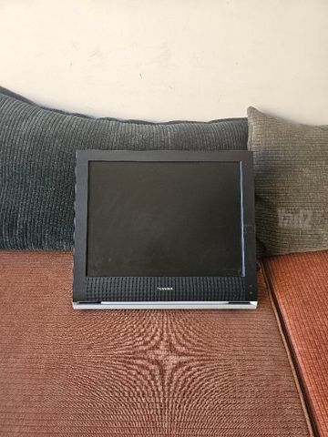 טלויזיה 20 אינץ' LCD