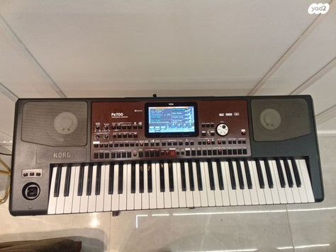 Korg Pa700