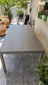 שולחן אלומיניום מפואר
