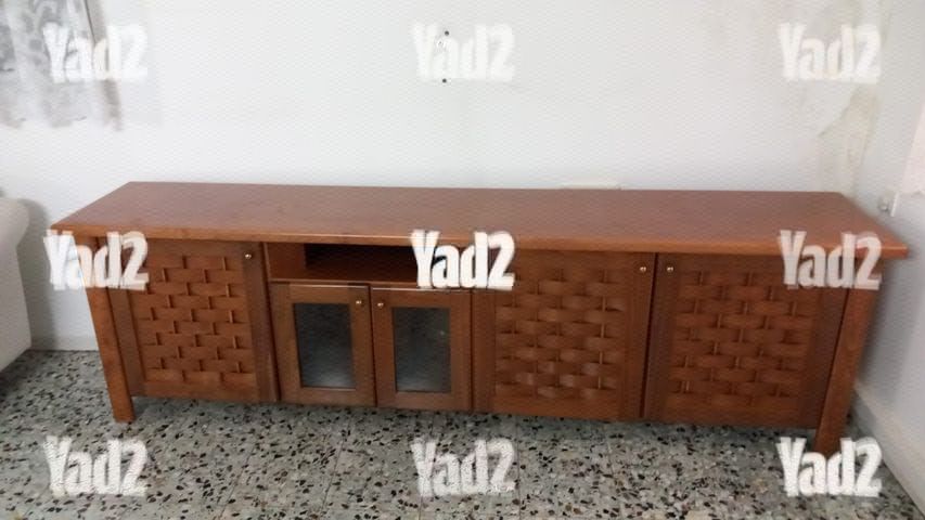 מזנון מעץ