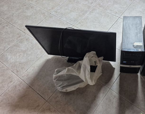 מחשב ומסך