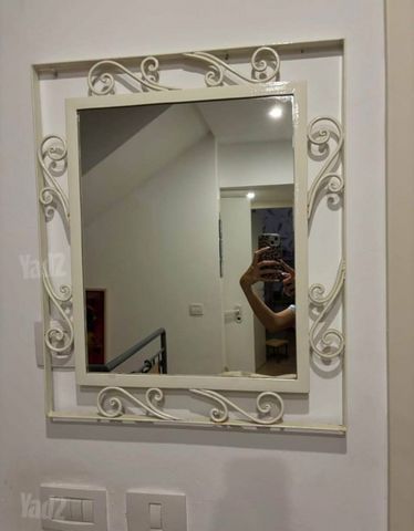 מראה מסגרת מתכת