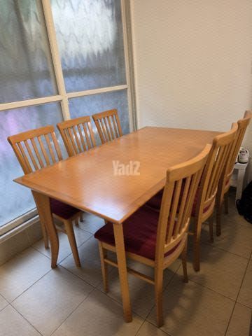 שולחן אוכל