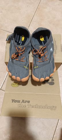 נעלי barefoot vibram מידה 41