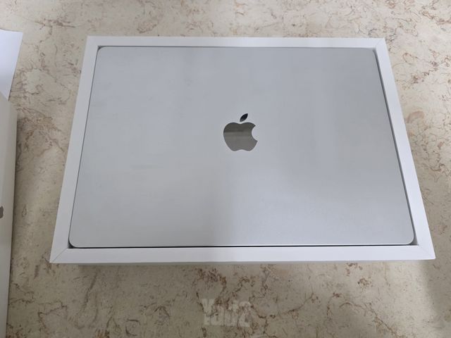 מחשב חדש MacBookAir - M4