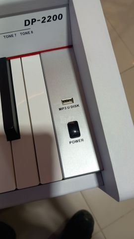 פסנתר חשמלי