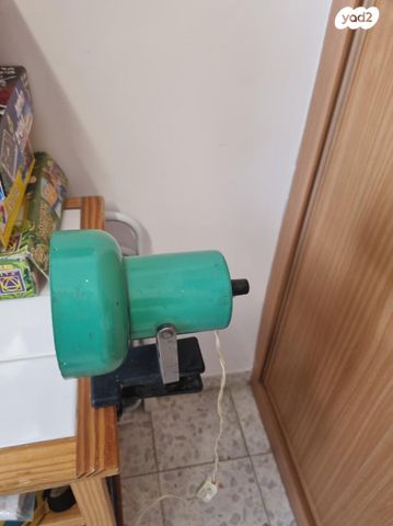 מנורת שולחן