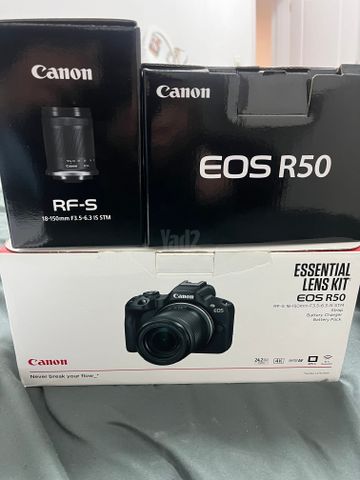 Canon EOS R50 RF-S 18-150mm