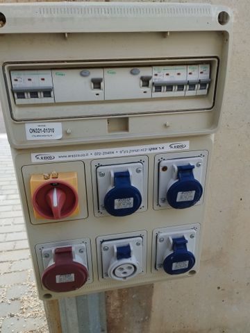 ארון חשמל זמני