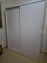 ארון הזזה