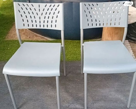 כסאות  פלסטיק נוחות וקלות